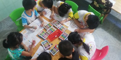 Giờ học toán của các bé lớp lá