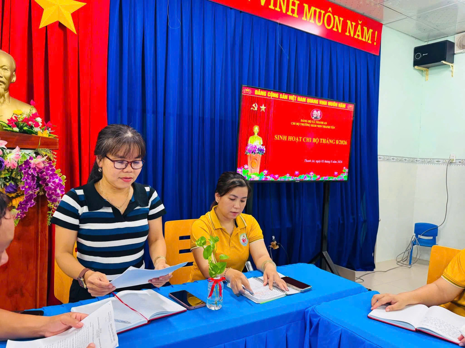 HỌP CHI BỘ ĐỊNH KỲ THÁNG 8 NĂM 2026